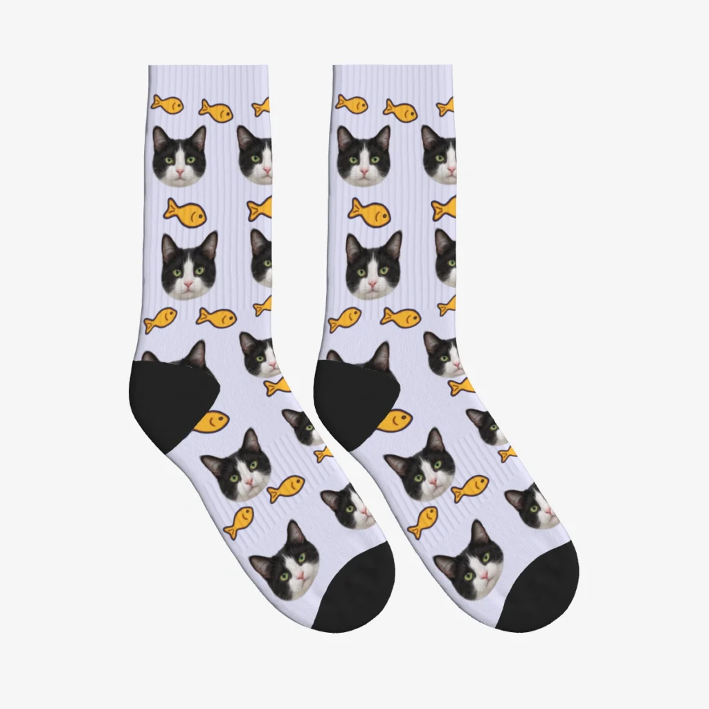 Fish Treat Cat Face Socks — Lavender — product view